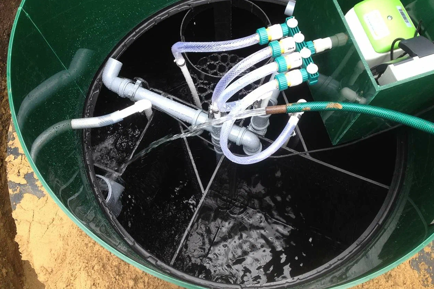 CLOSE THE VALVES